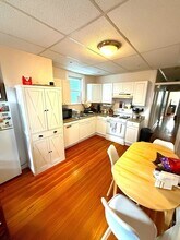 667 E 8th St in Boston, MA - Foto de edificio - Building Photo