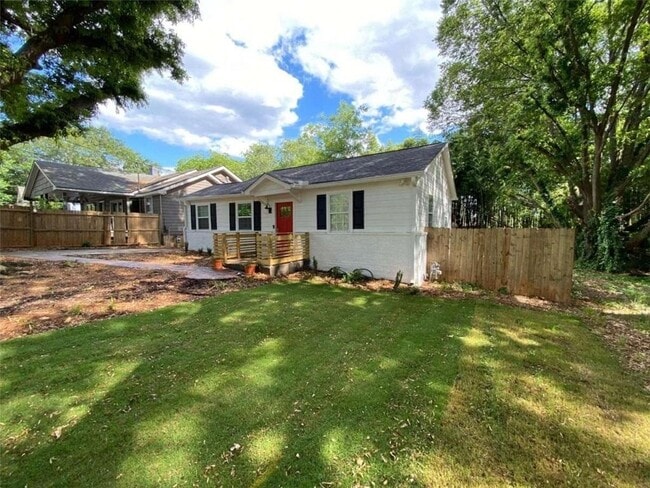1127 Dobbs Dr SE in Atlanta, GA - Building Photo - Building Photo