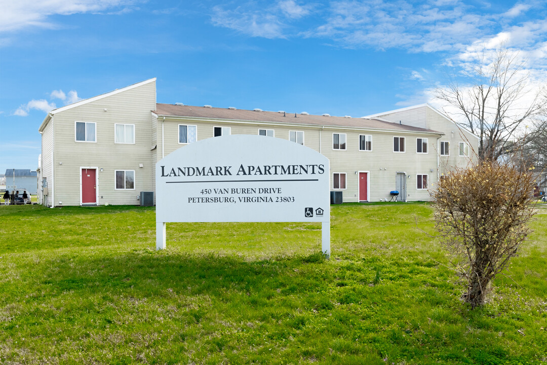 Landmark Apartments in Petersburg, VA - Building Photo