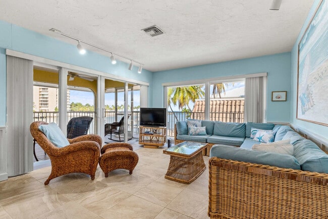 260 1st St in Marathon, FL - Foto de edificio - Building Photo