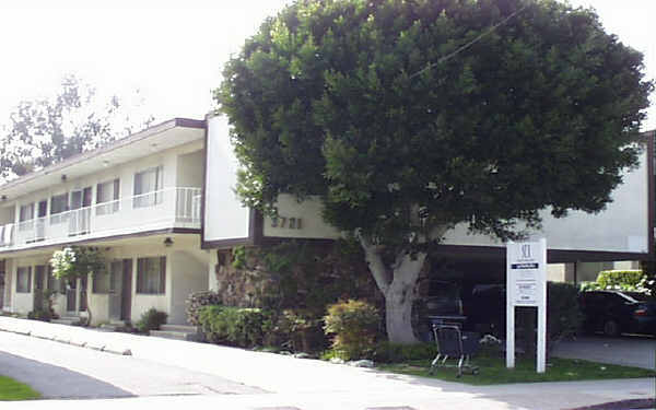 3721 S Bentley Ave in Los Angeles, CA - Building Photo - Building Photo