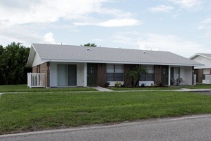 Palmetto Villas in Palmetto, FL - Building Photo