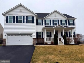 1176 Lynch Cir in Warminster, PA - Building Photo - Building Photo