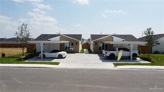 22 E Viviana St in Edinburg, TX - Building Photo