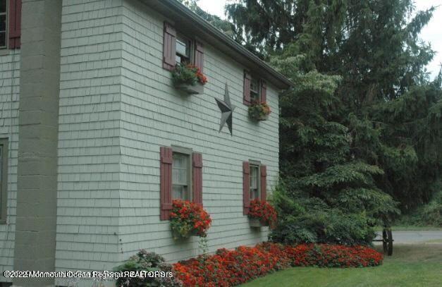 3 Bray St in Colts Neck, NJ - Foto de edificio