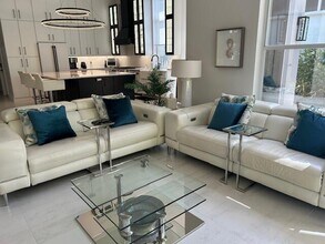 127 Sunset Cove Ln in Palm Beach Gardens, FL - Building Photo - Building Photo