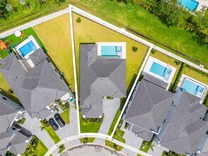 19749 NE 16th Pl in Miami, FL - Building Photo - Building Photo