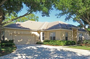 6855 Old Banyan Way in Naples, FL - Building Photo