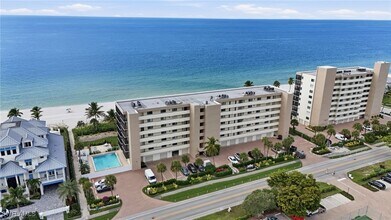 10475 Gulf Shore Dr in Naples, FL - Foto de edificio - Building Photo