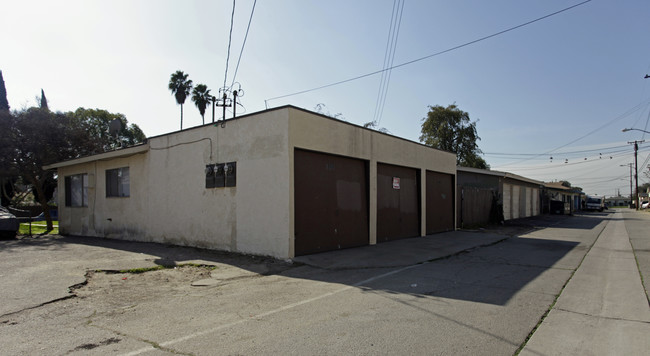 5140-5146 Canoga St in Montclair, CA - Building Photo - Building Photo