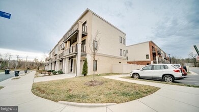 43057 Pony Truck Terrace in Ashburn, VA - Building Photo - Building Photo