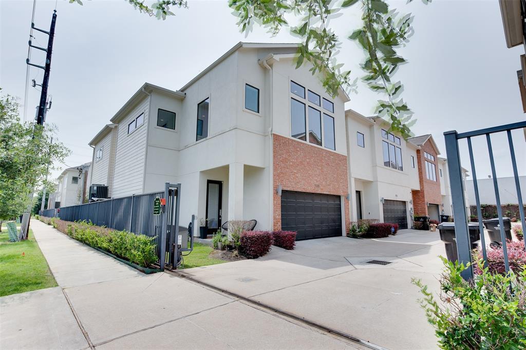 2938 Alice St in Houston, TX - Building Photo
