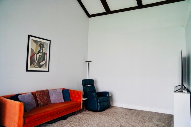 property at 1303 Kingsridge Ct