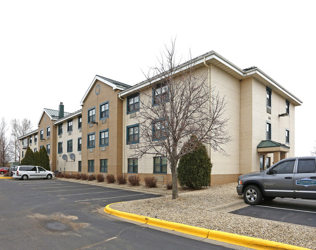 Furnished Studio - Woodbury in Woodbury, MN - Foto de edificio - Building Photo