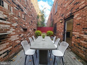 1727 Fitzwater St in Philadelphia, PA - Building Photo - Building Photo