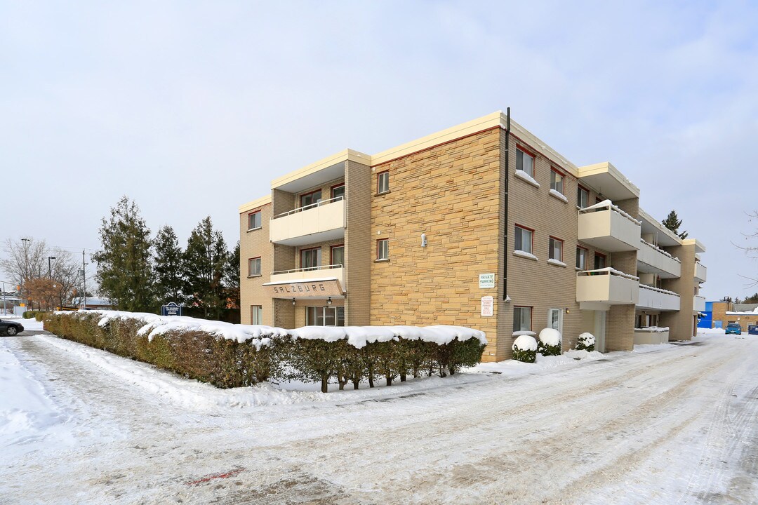 58 Kinzie Ave in Kitchener, ON - Building Photo