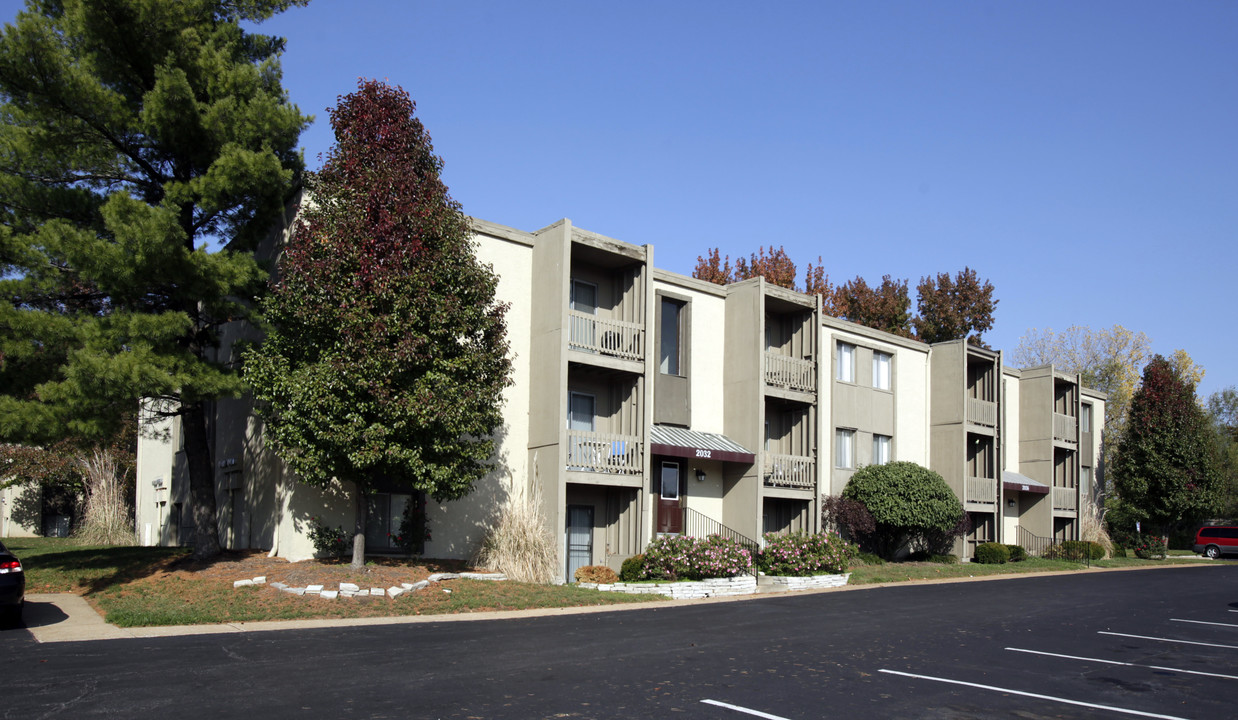 Park Pointe Apartments in St. Louis, MO - Building Photo