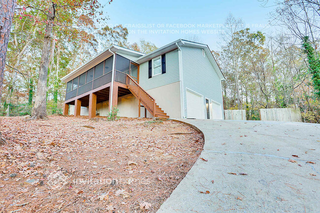 property at 4433 Wallace Cir SW