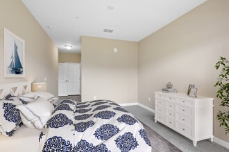 Lantower Grande Pines in Orlando, FL - Building Photo - Building Photo