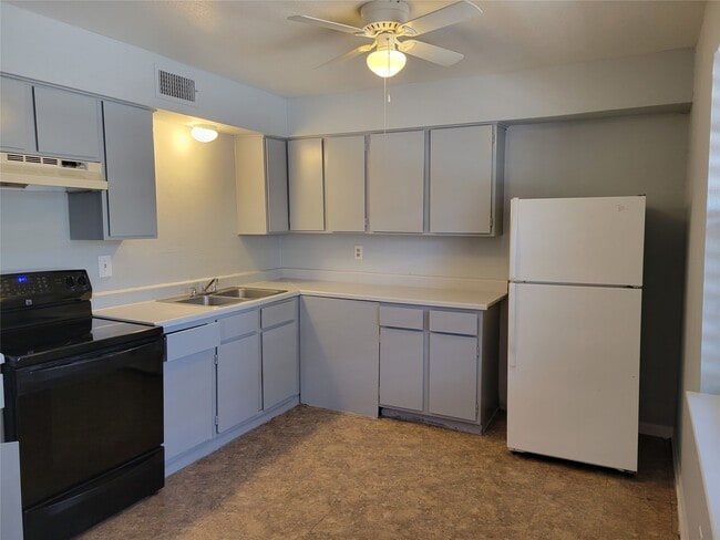 525 Laurel St in La Marque, TX - Building Photo - Building Photo