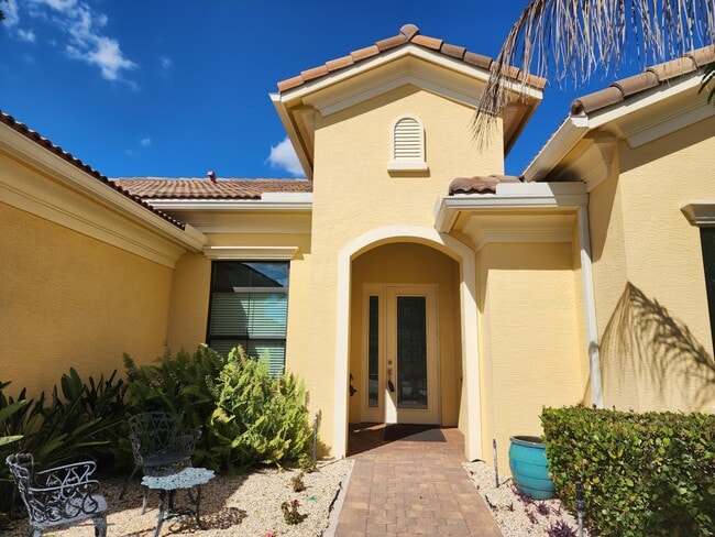 2095 NW Diamond Creek Way in Jensen Beach, FL - Building Photo - Building Photo