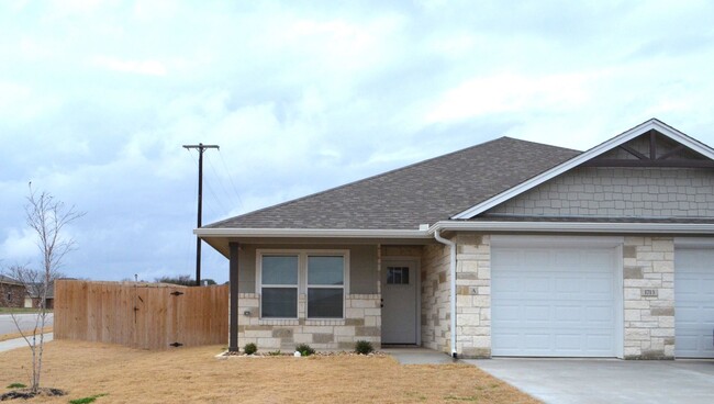 property at 1713 Castroville Trl