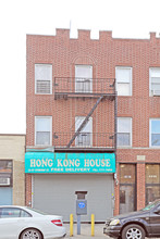 2307 Steinway St in Astoria, NY - Building Photo - Building Photo