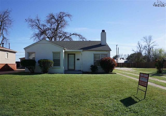 property at 1681 Woodrow Ave