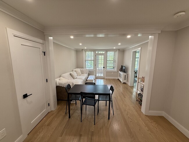 1959 Commonwealth Ave, Unit 10, Unit 10