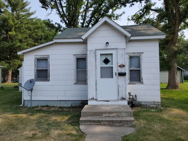property at 1003 12th Ave NE