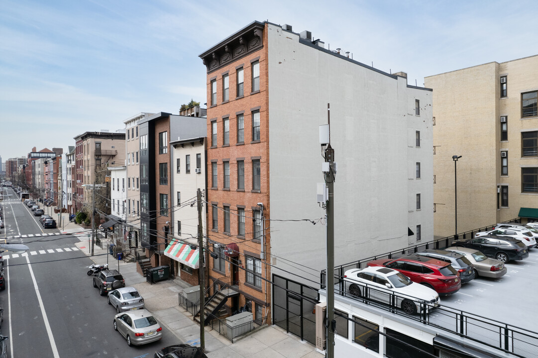 508 GRAND St in Hoboken, NJ - Building Photo