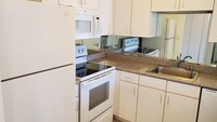 1212 N LaSalle Dr, Unit 1605 in Chicago, IL - Building Photo - Building Photo