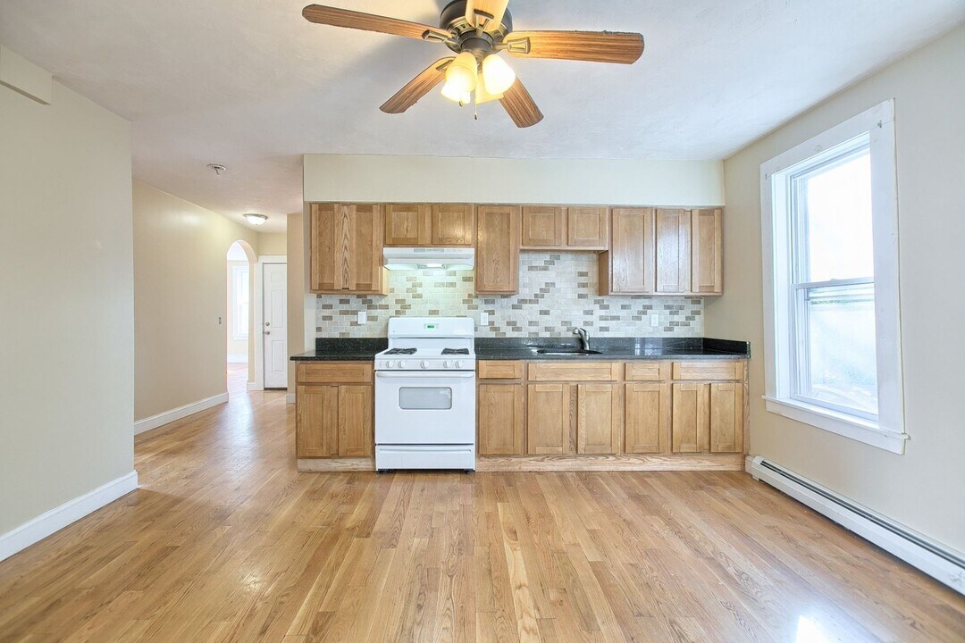 29 Simon St in Beverly, MA - Building Photo