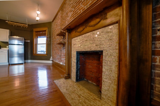 1210 E Colfax Ave, Unit 405 in Denver, CO - Foto de edificio - Building Photo