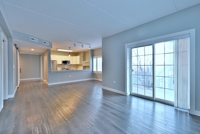 210 N Addison Ave in Elmhurst, IL - Building Photo - Building Photo