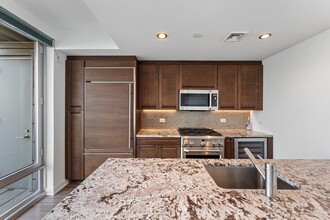 1000 Ave at Port Imperial in Weehawken, NJ - Building Photo - Building Photo