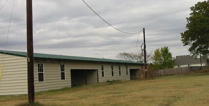 253 Zimmerman Ave in Bastrop, TX - Building Photo - Building Photo