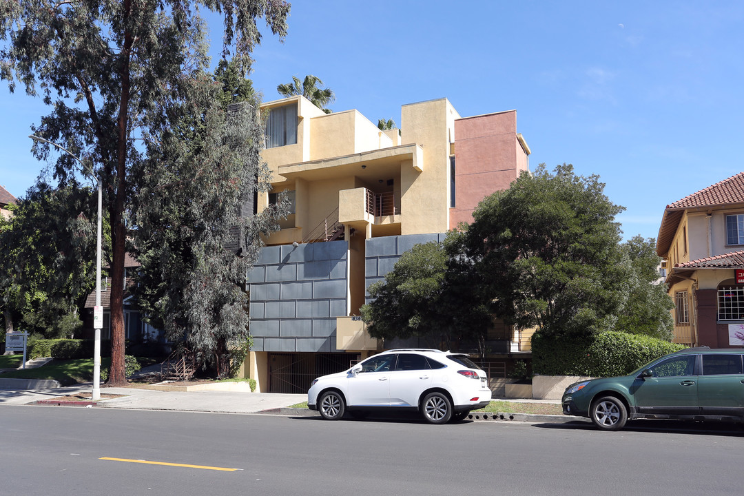 434 S Westmoreland Ave in Los Angeles, CA - Building Photo