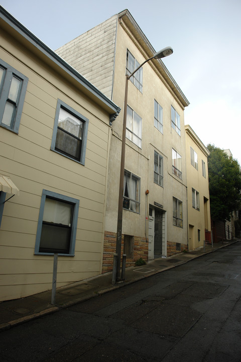 133 Varennes St in San Francisco, CA - Building Photo