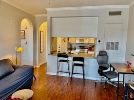 860 N Orange Ave, Unit 860 N Orange Ave unit 464 in Orlando, FL - Building Photo