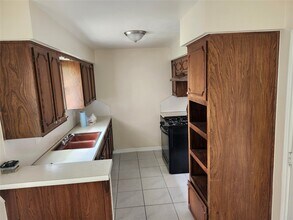 4610 Connorvale Rd in Houston, TX - Building Photo - Building Photo