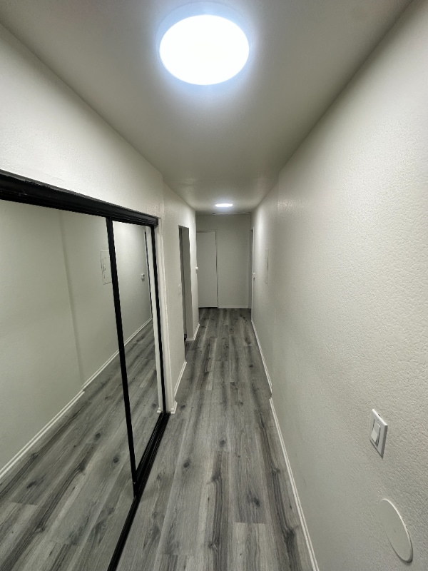 7040 Haskell Ave in Los Angeles, CA - Foto de edificio - Building Photo