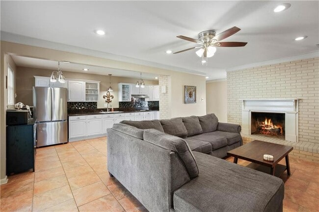 4920 Robin Hood Dr in New Orleans, LA - Building Photo - Building Photo