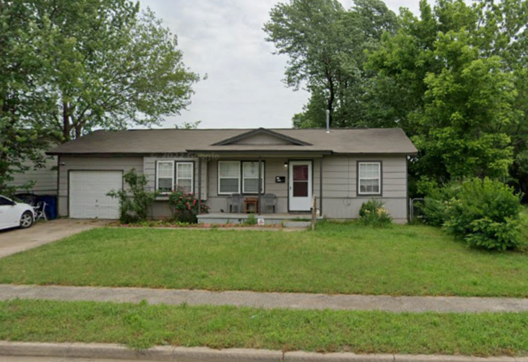 6313 N Cheyenne Ave in Tulsa, OK - Foto de edificio