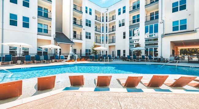 property at 2501 Niles Dr