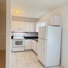 1735 NE 164th St in North Miami Beach, FL - Building Photo - Building Photo