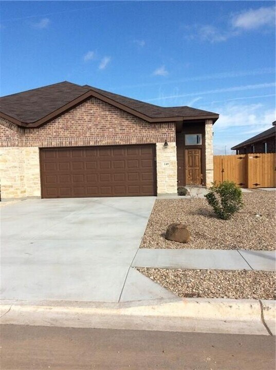 249 Hidden Springs Dr in Bastrop, TX - Building Photo
