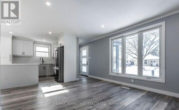 162 Speight Blvd in London, ON - Building Photo - Building Photo