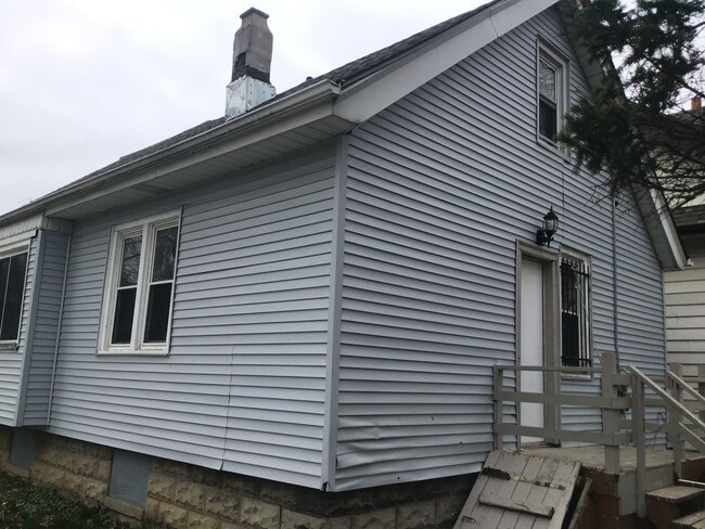 property at 4200 W Bonny Pl