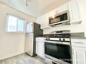 1808 N Harvard Blvd, Unit 19 in Los Angeles, CA - Building Photo - Building Photo